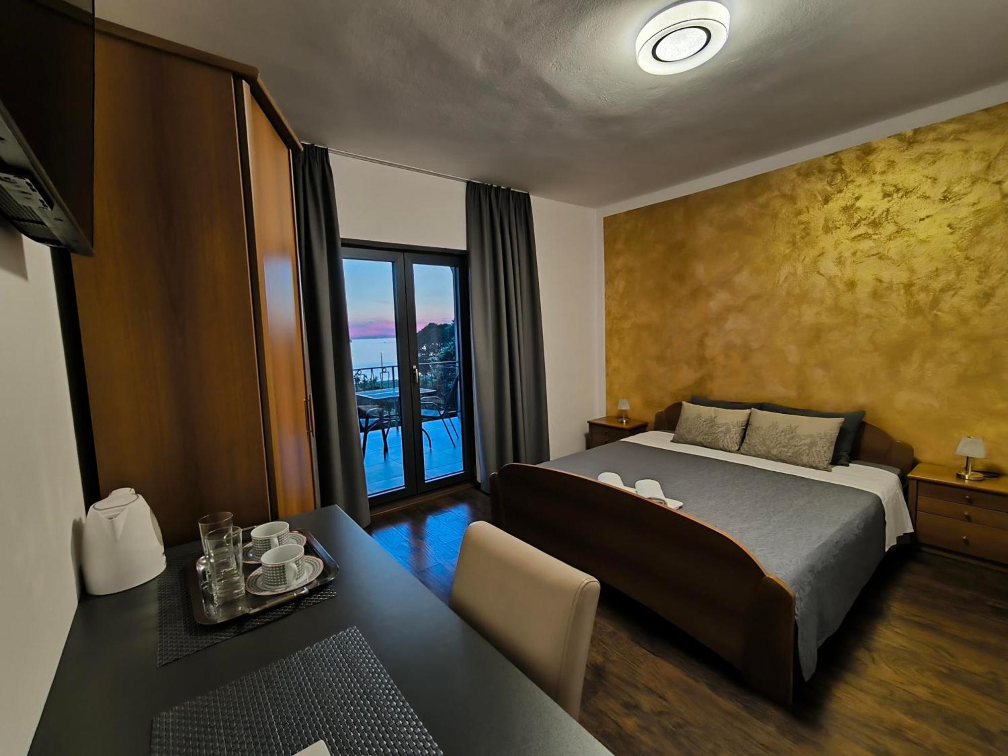 Rooms And Apartment Matika Rovinj Exterior photo